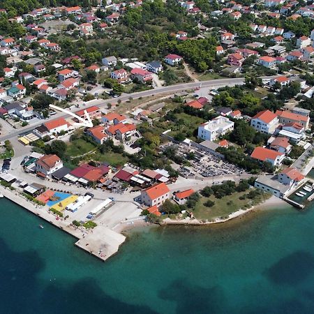 Apartments Branko Starigrad Paklenica Exteriör bild